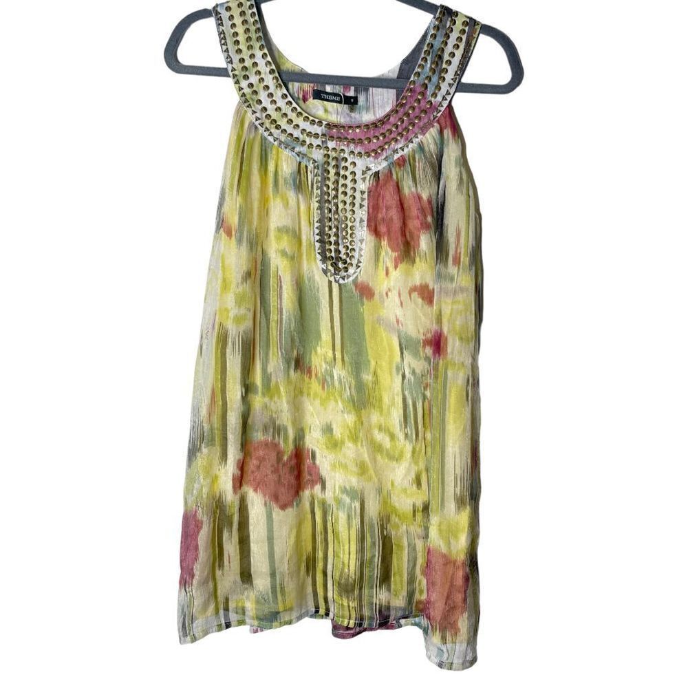 Embellished watercolor sleeve-
less chiffon shift dress